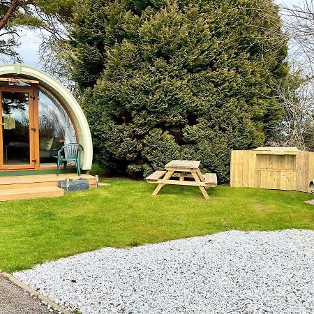 Brora Pods Acomodação com café da manhã Exterior foto