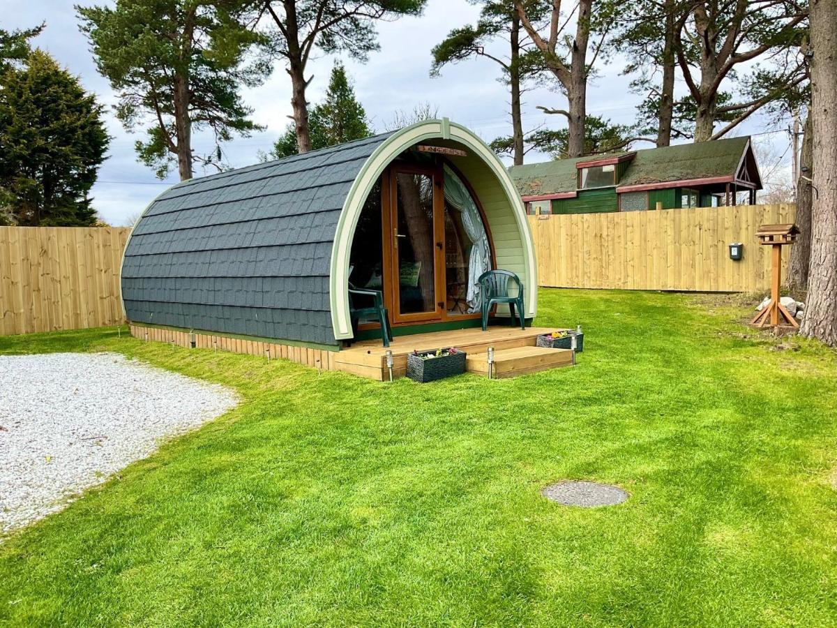 Brora Pods Acomodação com café da manhã Exterior foto